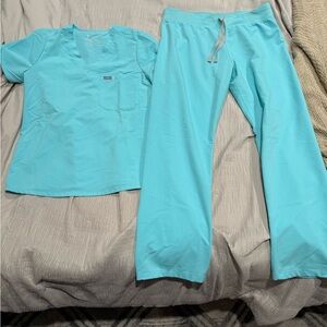 FIGS scrub set in Oasis!